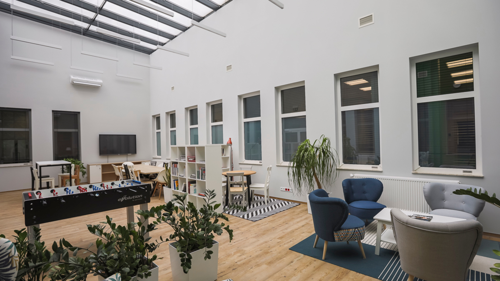 20220117 RW-CEE PHO 713